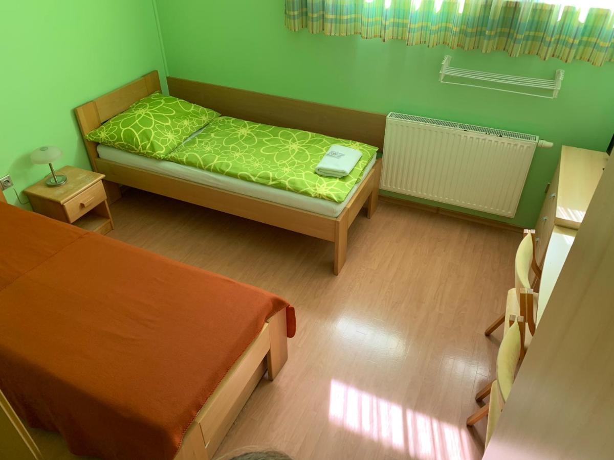 Penzion U Splavu Breclav Exterior photo