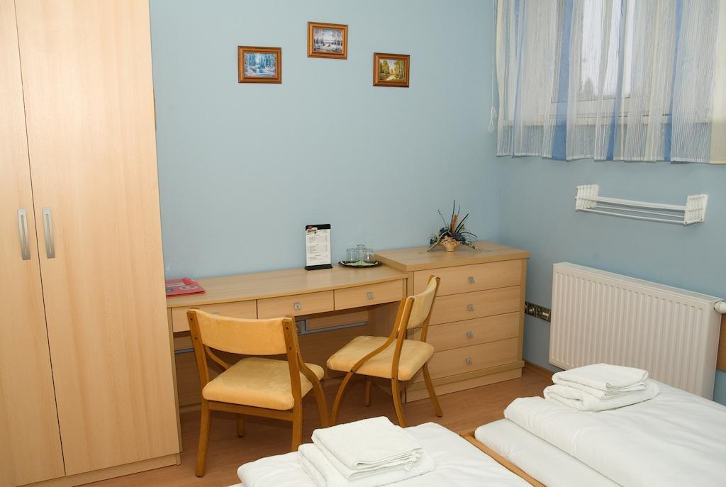 Penzion U Splavu Breclav Exterior photo