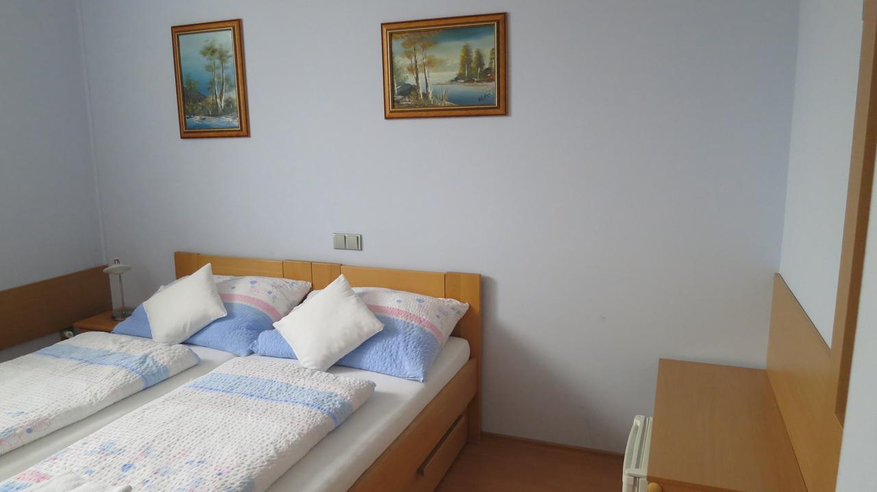 Penzion U Splavu Breclav Exterior photo